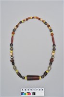 藏品(象牙瑪瑙琥珀胸飾)的圖片